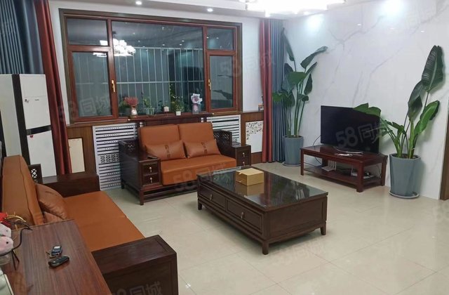 急售 颐馨园 商品房 3楼边户 单价8000多 送纯地上车库