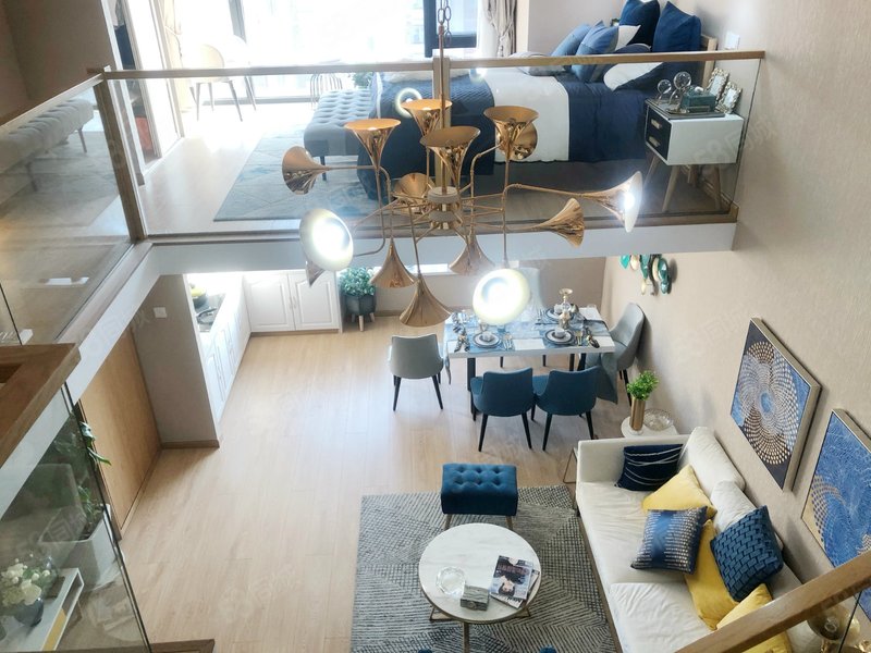 临港新城|不限购|地铁口高铁站800米,精装复式公寓高租金