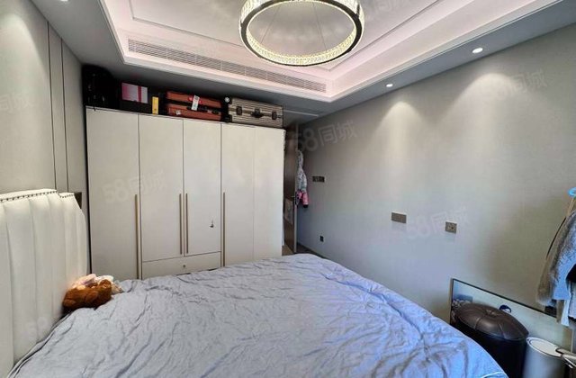 香港置地虹庐湾3室1厅99㎡738万二手房图片