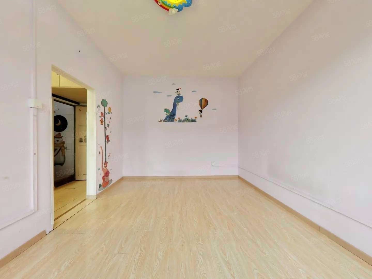 南沙灘和諧小區(qū)1室1廳1衛(wèi)37.33㎡南218萬