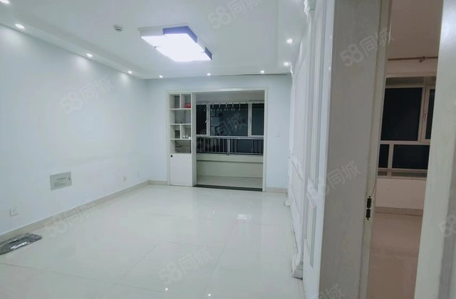 裕昌九州国际  3室2厅  诚心出售 带储藏室  装修好了