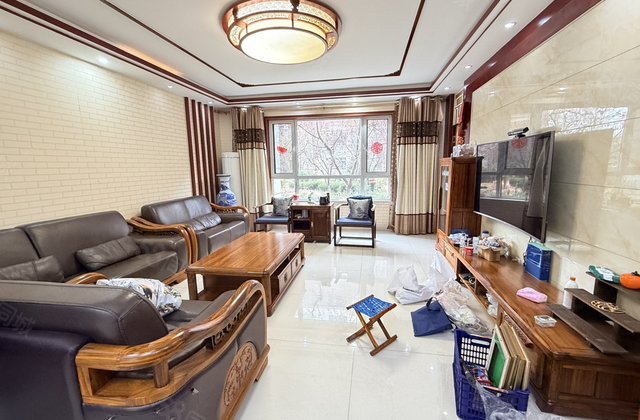 东昌东校旁 四室 采光无遮挡 免大税车位储 君澜旁英伦花园