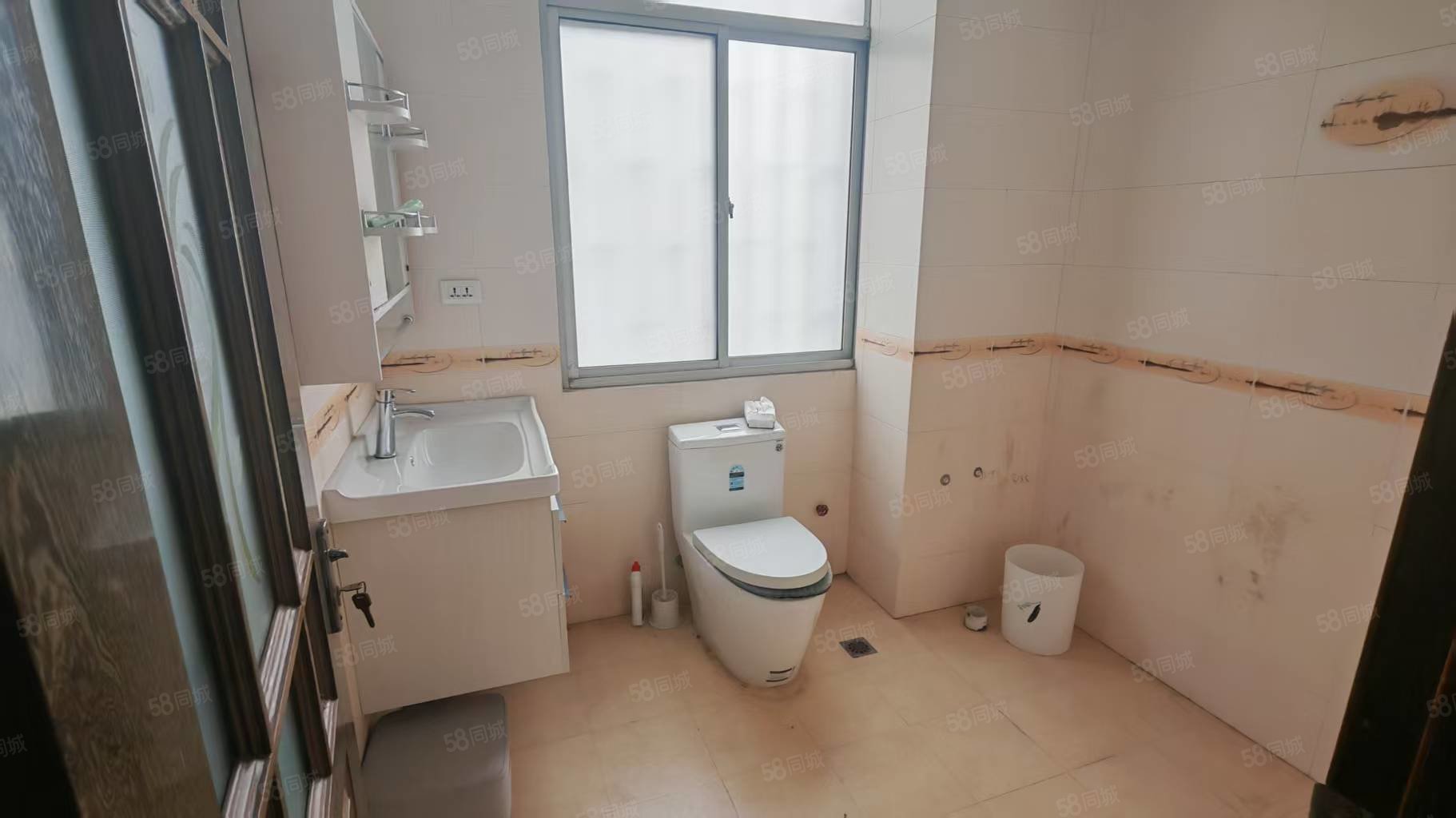 司法局家属区4室2厅2卫155.75㎡南北64万