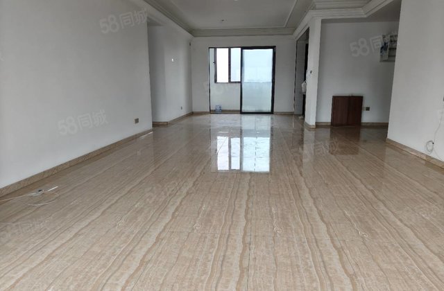 开发区 大平层 碧桂园 国岳府 5室3卫  带双车位 全明