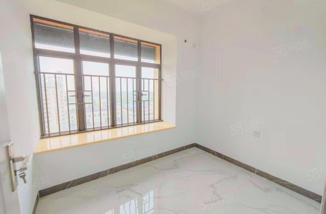 钜隆君玺花园2室2厅45.26㎡26.8万二手房图片