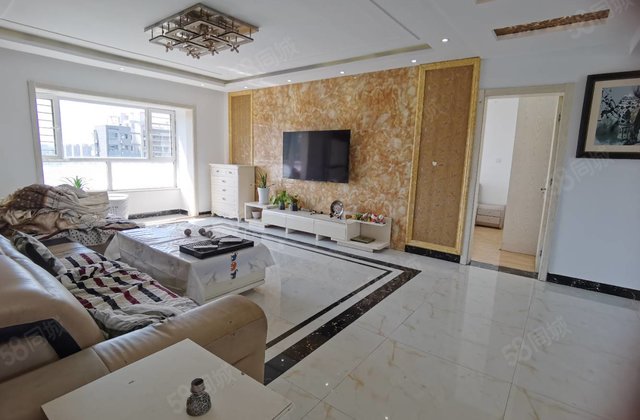 阿尔卡迪亚四期  精装三叶草150平，17层随时看房