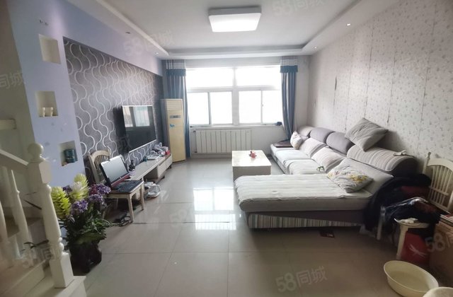 急售~柳泉公安小区~精装3室~免大税~送储~2室.客厅朝阳