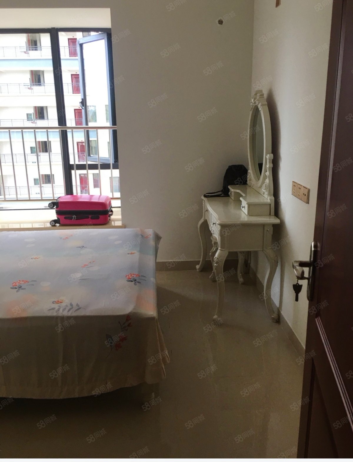 荣德庄园2室2厅1卫61.67㎡南45万