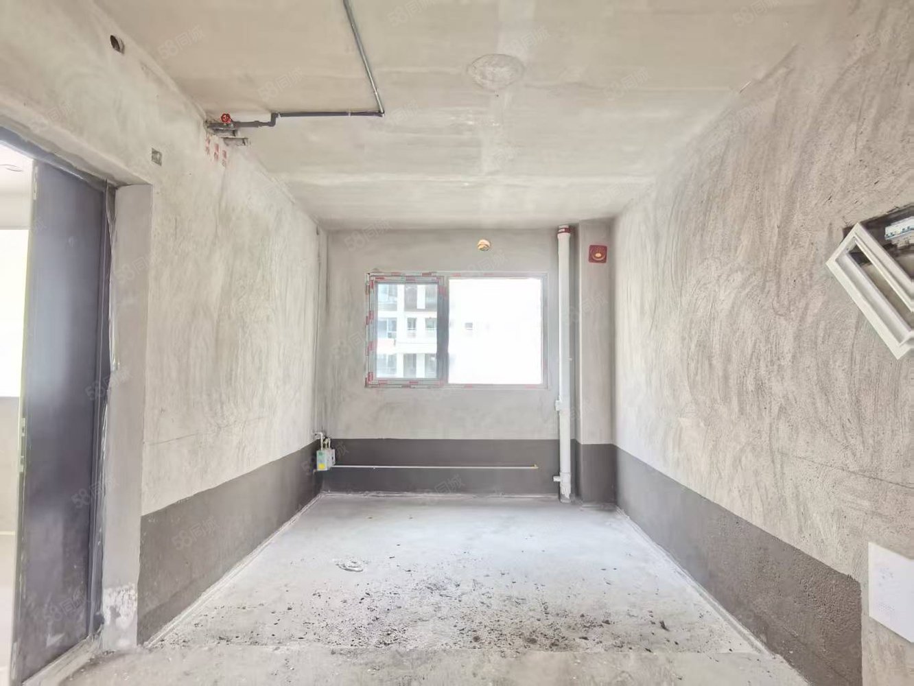 国瑞麓林府4室2厅3卫143㎡南北139.9万