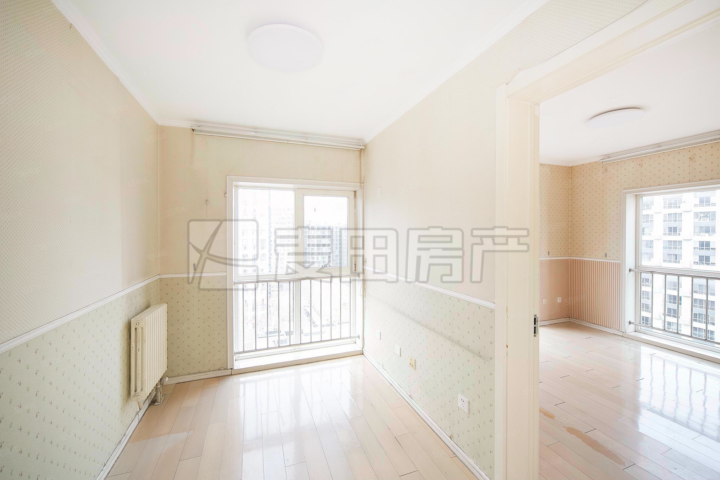 后現代城(C區(qū))3室1廳1衛(wèi)95㎡東北508萬