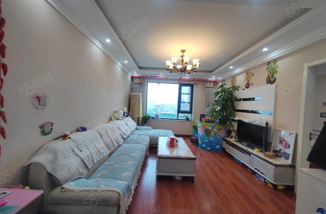 百合新城 三叶草户型 带车位储藏室免大税 随时看房