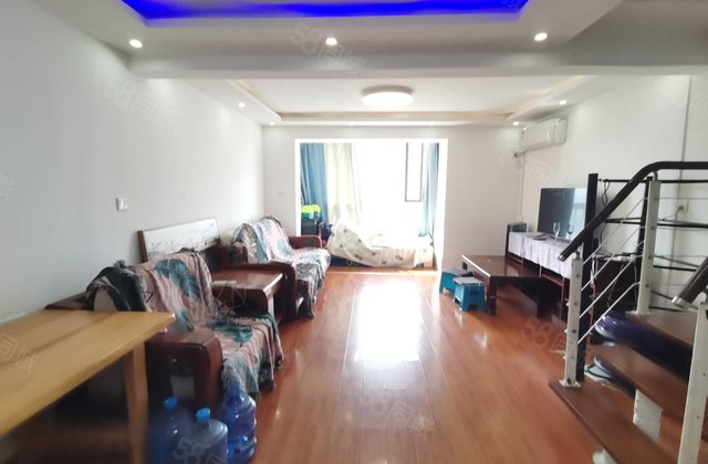 当代国际 双层复式 精装 带储 民水民电 两室两卫 双气地暖