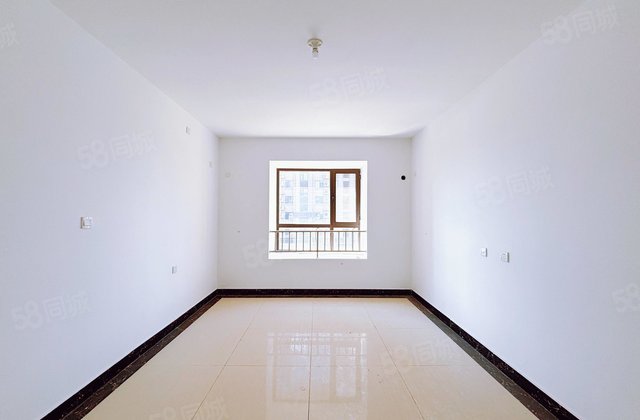 中央帝景 人民公园附近 电梯洋房 带车库送储藏室 新房未住