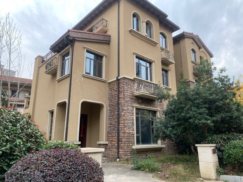 常德碧桂园(别墅)6室2厅4卫240㎡南北218万