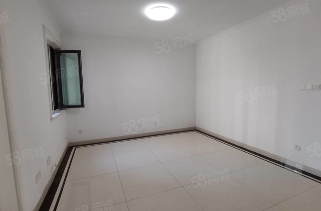 星光清水湾 送车位储藏室免大税中间楼层