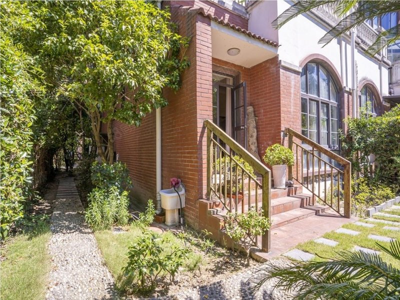 合生城邦 三代同堂 边套别墅 大花园可做双车位 诚意出售