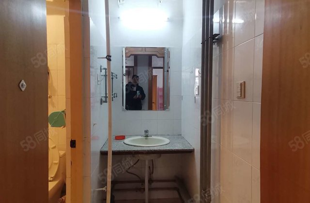 花园路人民公园和平医院金鹏小区三楼西边户全明户型送储层藏室