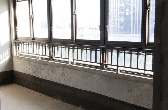 吾悦华府(大丰)3室2厅135.79㎡129.8万二手房图片