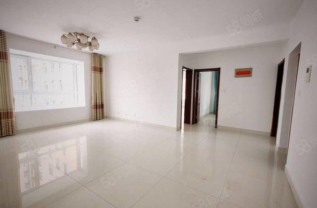 民生凤凰城7号院东边户中间楼层，带车位储藏室免大税