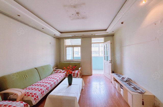 区妇幼香江附近，站北花园，亚龙苑，城市之尊，中间楼层，急售