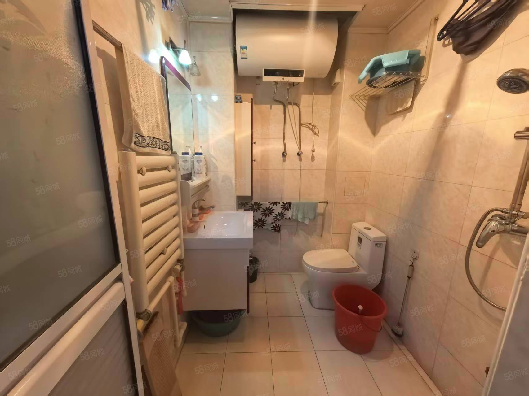 上上城第三季2室1廳1衛(wèi)74.16㎡南60萬