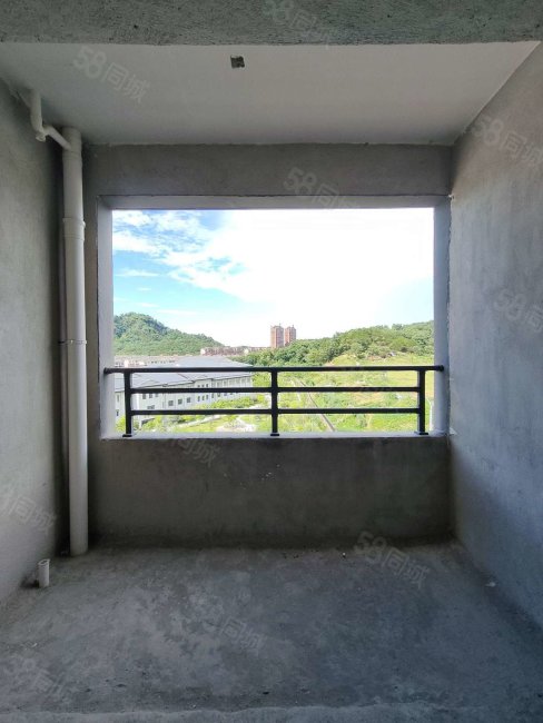 德和沁园2室2厅1卫73㎡南北51.6万