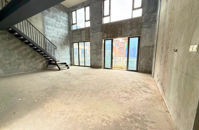 合能枫丹铂麓三期6室3厅146.98㎡270万二手房图片