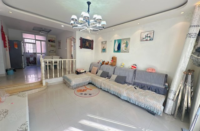 星光水晶城 多层3楼，精装三室两厅 带车库 房东急售