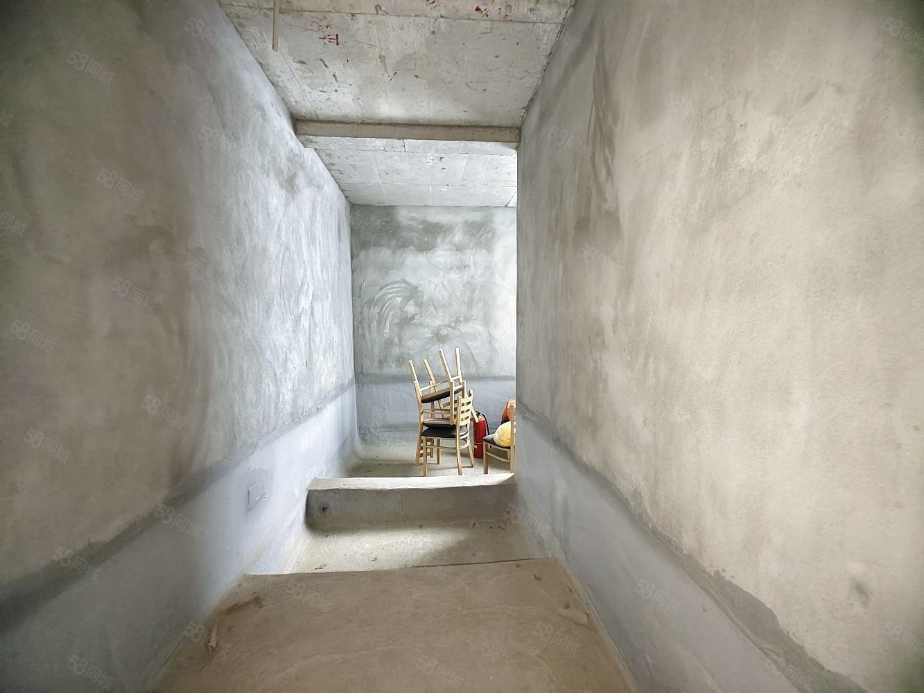 翔龙四方新城4室2厅2卫181㎡南北79.8万