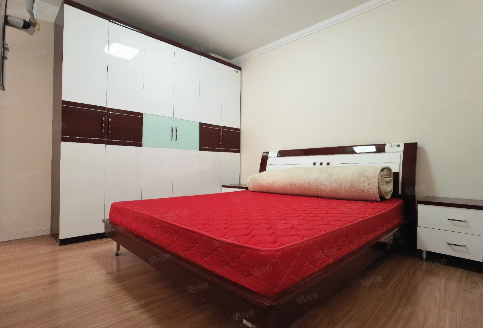 中国人民银行阿坝州中心支行宿舍区3室2厅1卫119㎡东南70万