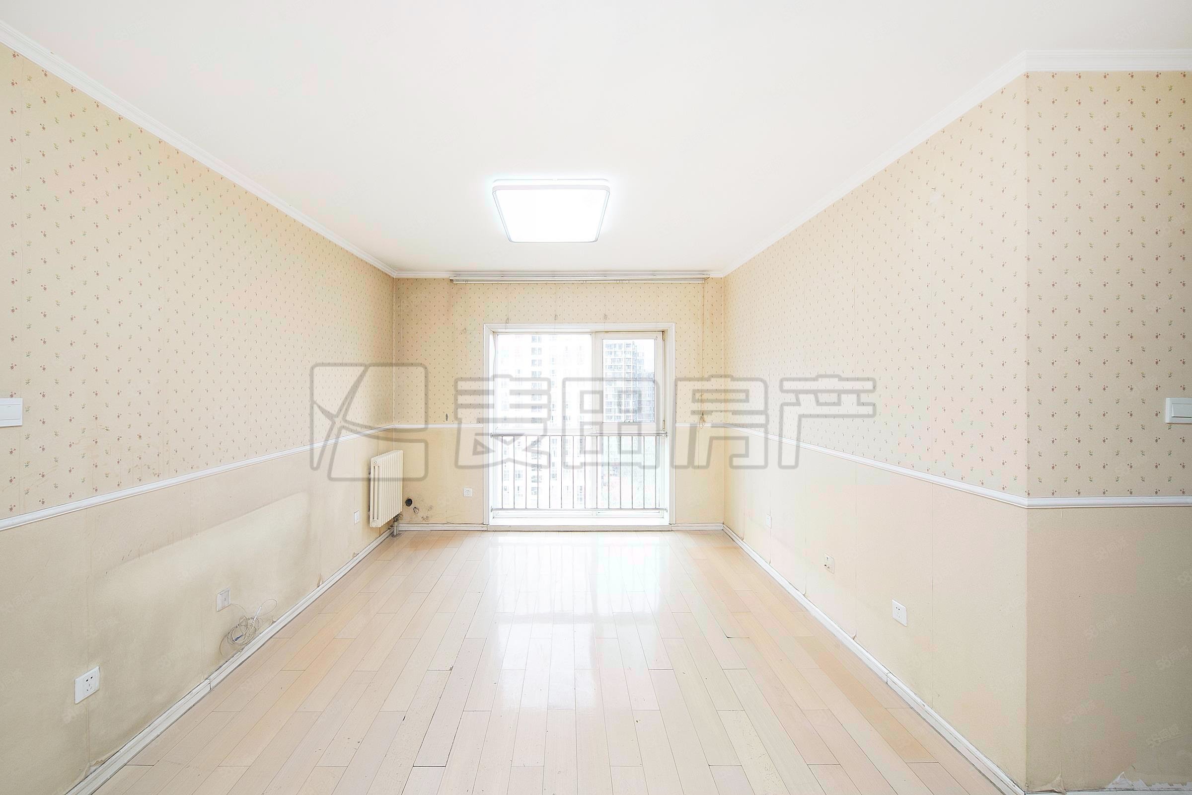 后現代城(C區(qū))3室1廳1衛(wèi)95㎡東北508萬