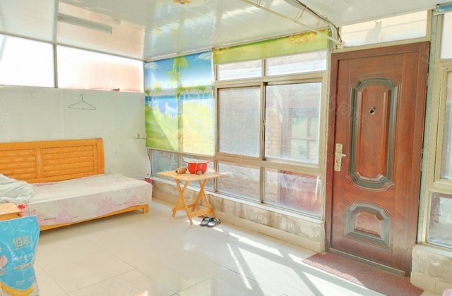 湖边一楼带院，华悦金钻，金柱绿城，带阳光房，1楼带院，乐园