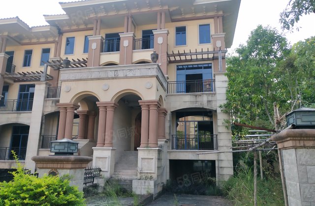 市区独栋别墅康城水郡超大花园带天然湖泊中空大厅首付低过便宜