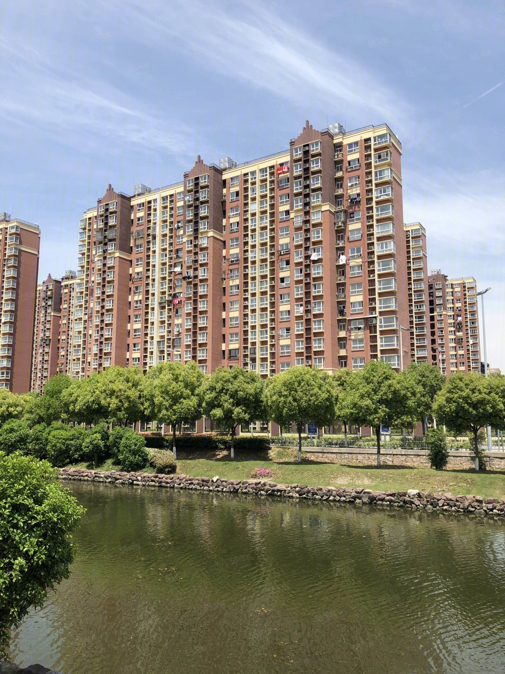 徐泾北城馨浦苑(西区)1室1厅1卫54.49㎡南285万