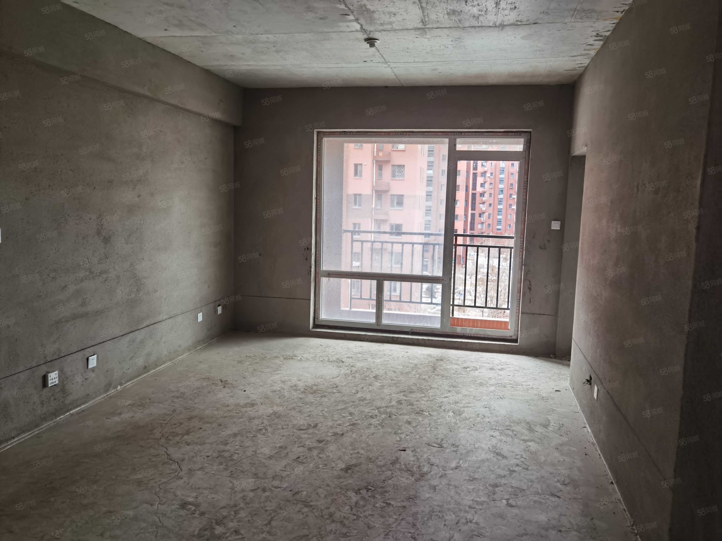 西山湖畔(南区)3室2厅1卫92.86㎡南北54万