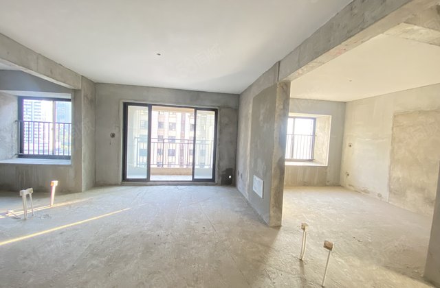 中梁壹号院4室2厅129.7㎡110万二手房图片