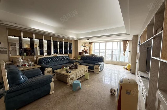 江南新城三期4室2厅180.7㎡119.3万二手房图片