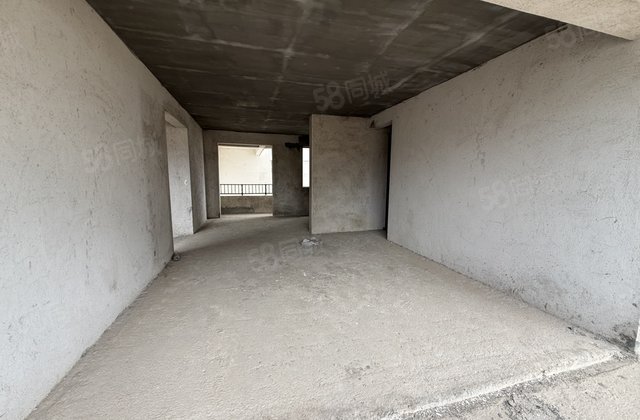 金桥华府4室2厅138㎡46.8万二手房图片