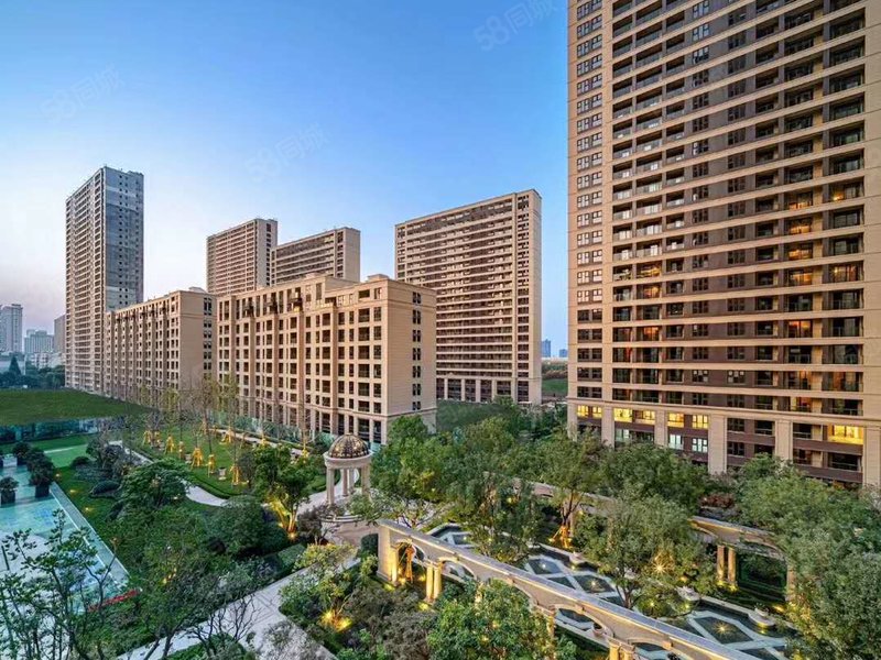 地铁旁 浦西玫瑰园 电梯洋房大3房2卫 学校环绕 没社保能买