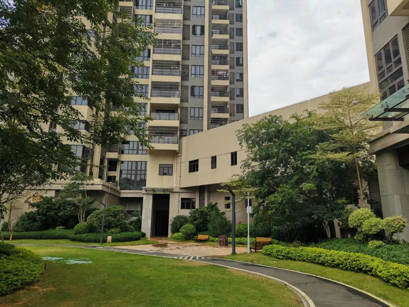 中楼层3房精装修末入住过,86平方,单价9千多,博达天禧-湛江58同城