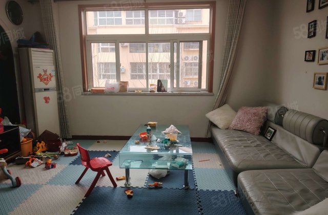 文轩一墙之隔，中间楼层 近医院 小三房 精装可拎包入住