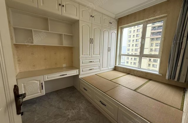 东亚第一城(四五期)2室1厅66.84㎡24万二手房图片