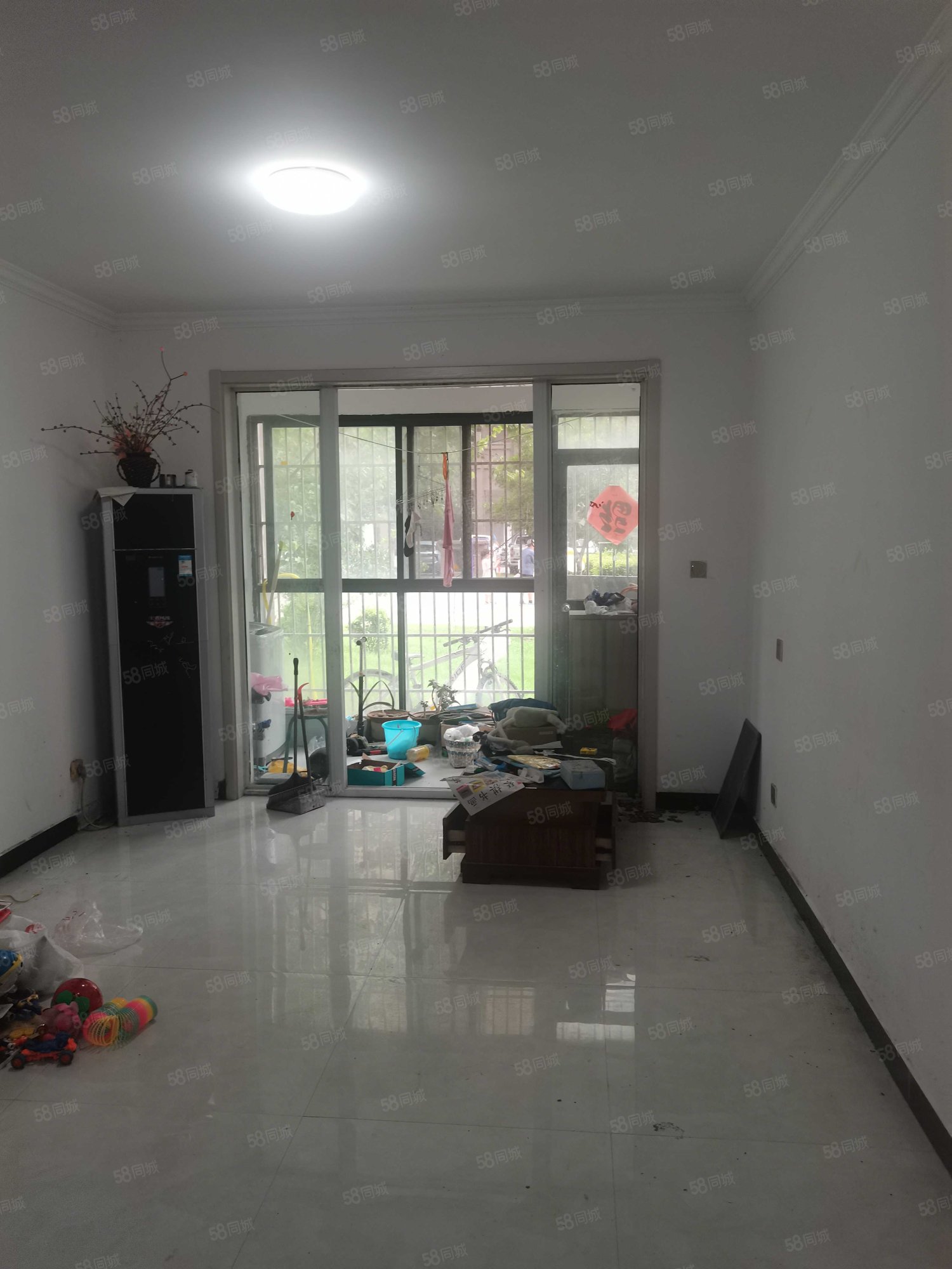 杉杉国际城3室2厅1卫98.48㎡南48万