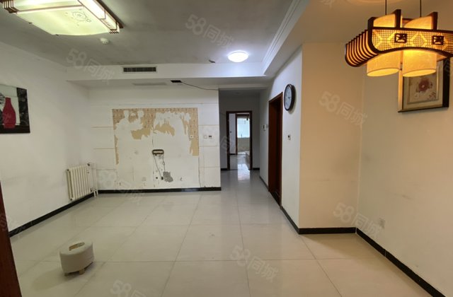 体育馆 奥森花园小三室 免大税南北通透 孟达国际