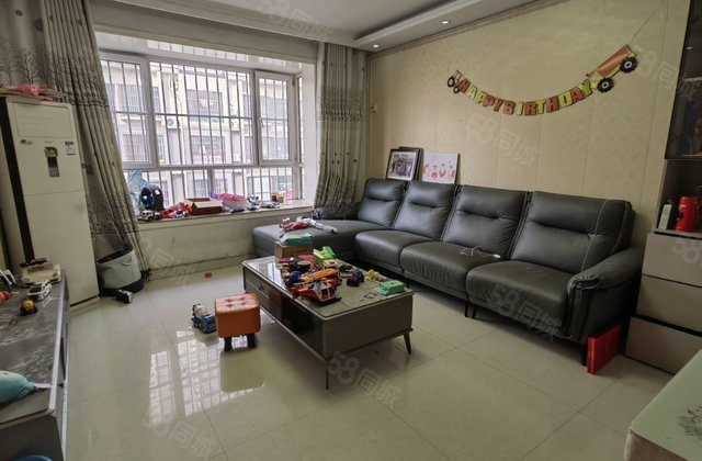 阳光实验 月亮湾B区  多层中间楼层的房子 温馨三室经典户型