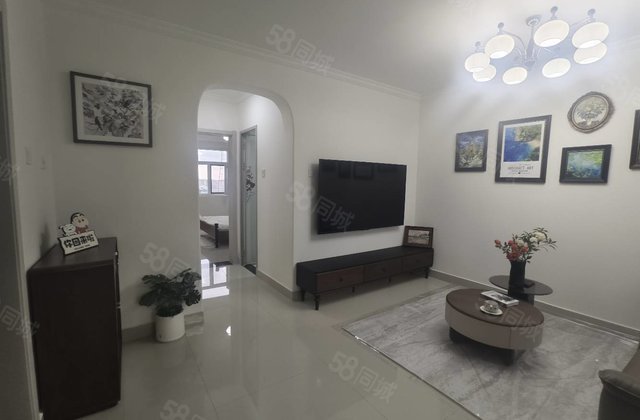 房东急售 走一手 无大税 精装修 送所有 储藏室的 保证真实