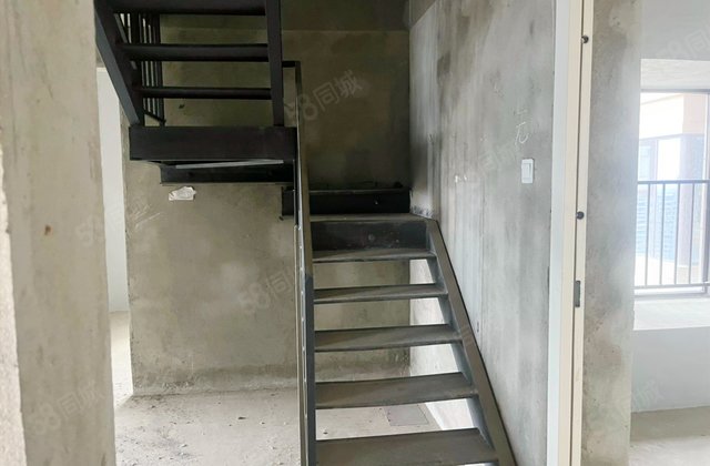 花样年香门第北区5室2厅144㎡170万二手房图片