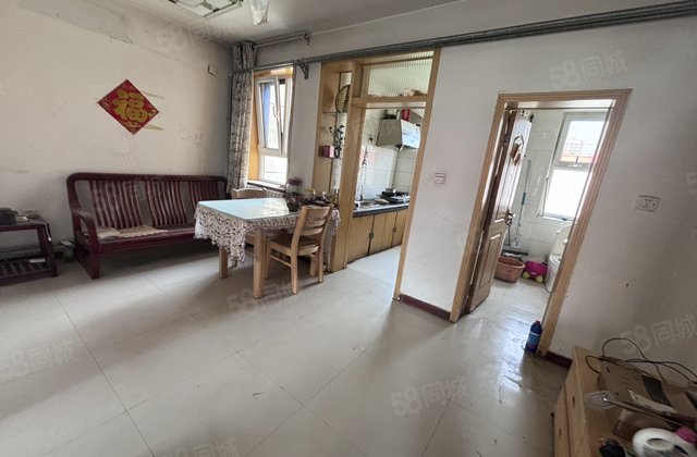 总价35 紧邻湖边 管道局 名人苑 4A级风景小区 户型方正