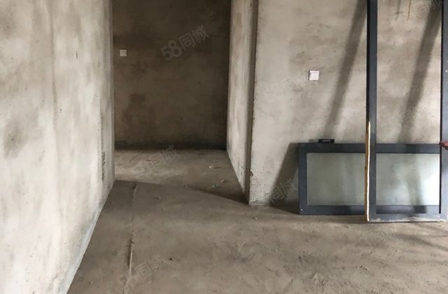恒高广场4室1厅147.74㎡45万二手房图片
