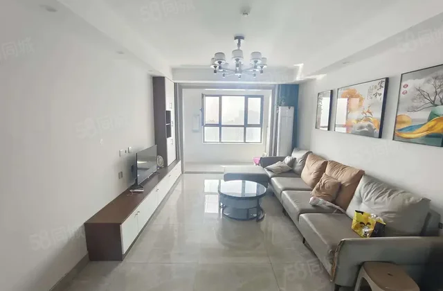 莲湖新城三叶草户型，双阳台设计，带装修，全天采光好房子看过来